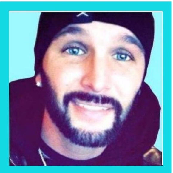 Meet your Posher, Mike 🤟🏽😁 - Picture 6 of 17